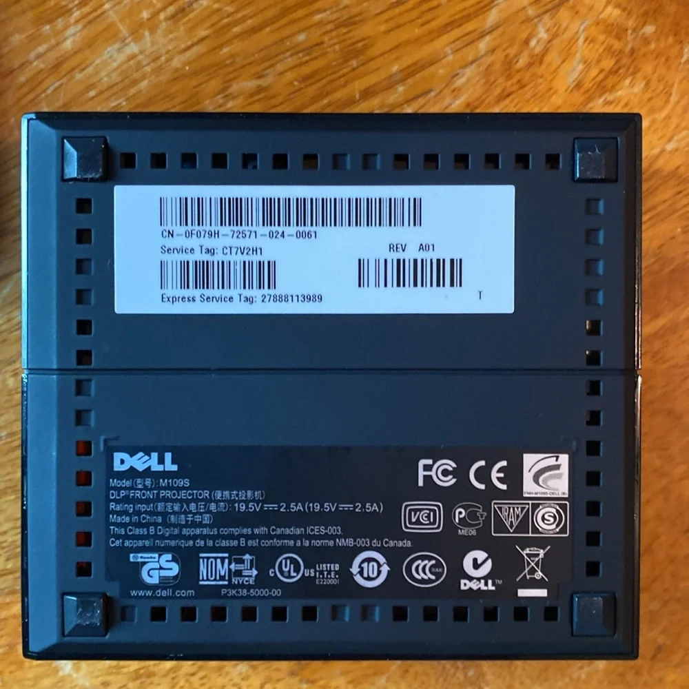 Dell M109S DLP Portable Projector Easy On The Go - used once